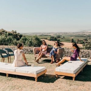 Daybed - White Button Cushions